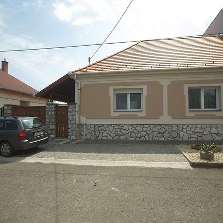 Holiday Home Podium エゲル エクステリア 写真