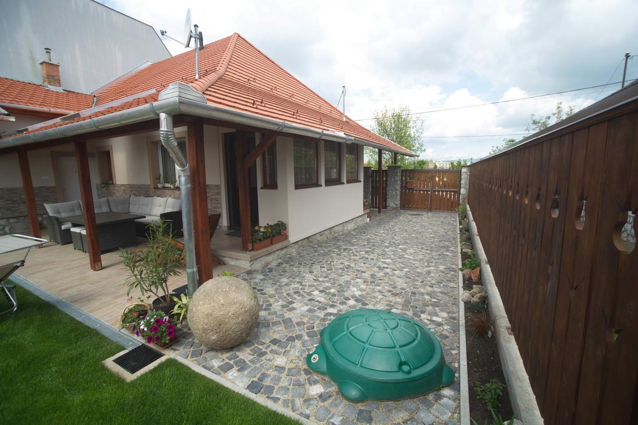 Holiday Home Podium エゲル エクステリア 写真