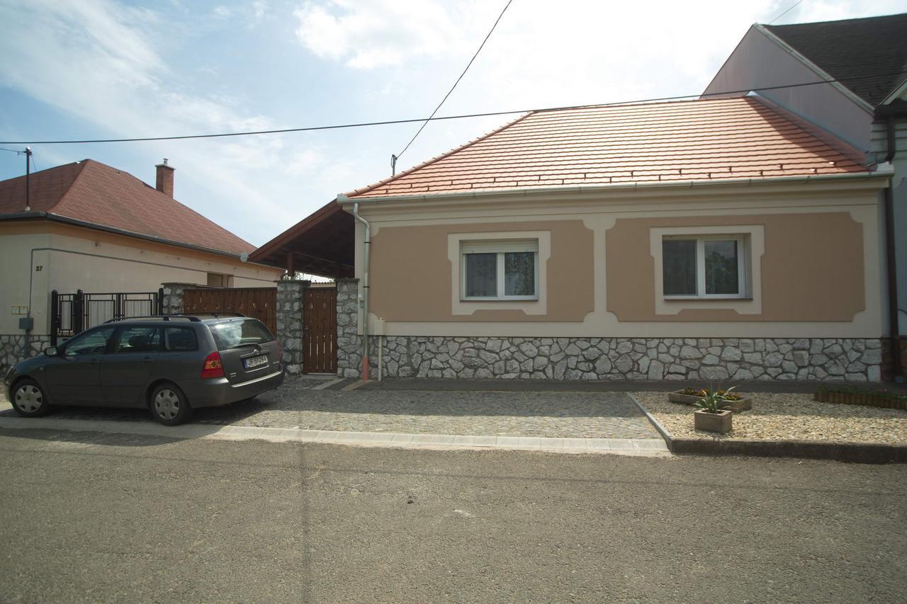 Holiday Home Podium エゲル エクステリア 写真